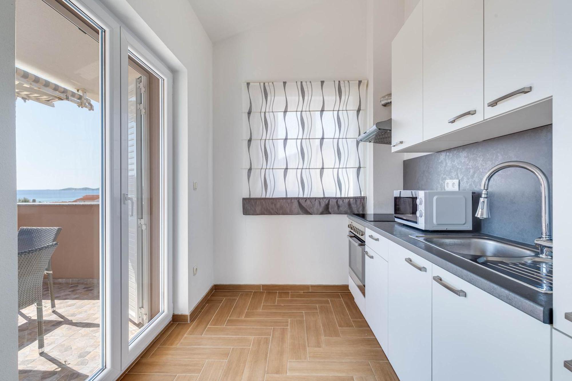 Apartmani Pocrnic Pakoštane エクステリア 写真