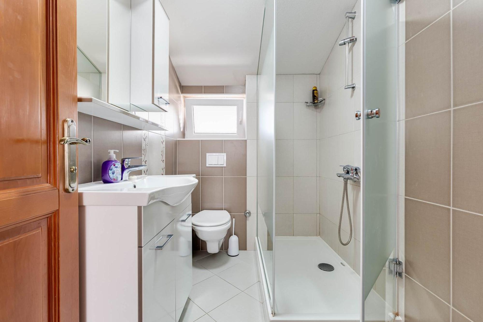Apartmani Pocrnic Pakoštane エクステリア 写真