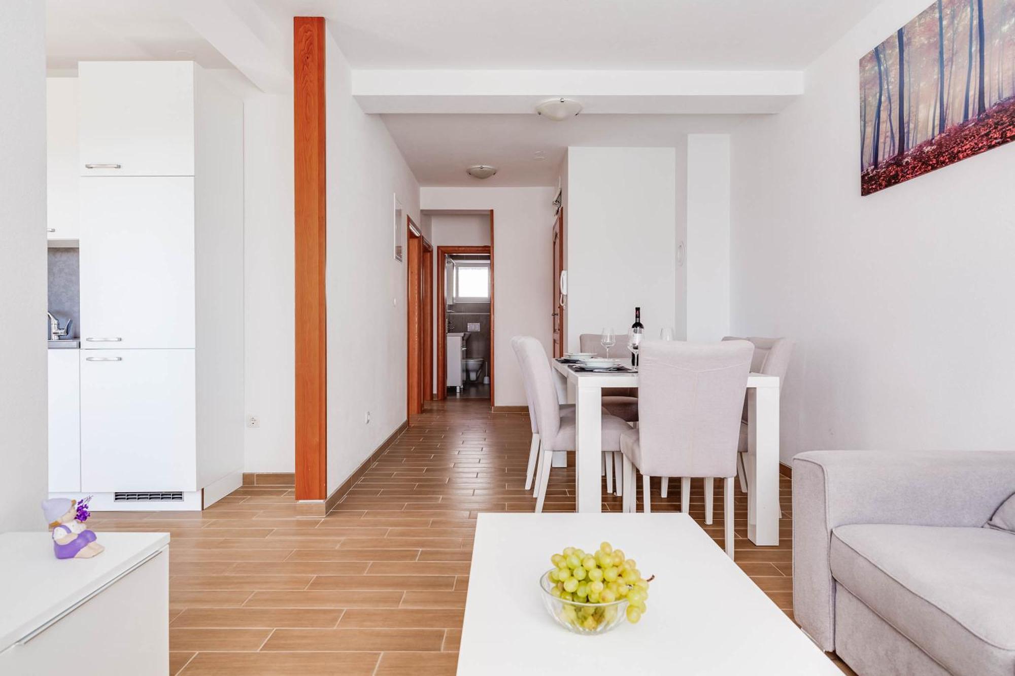 Apartmani Pocrnic Pakoštane エクステリア 写真