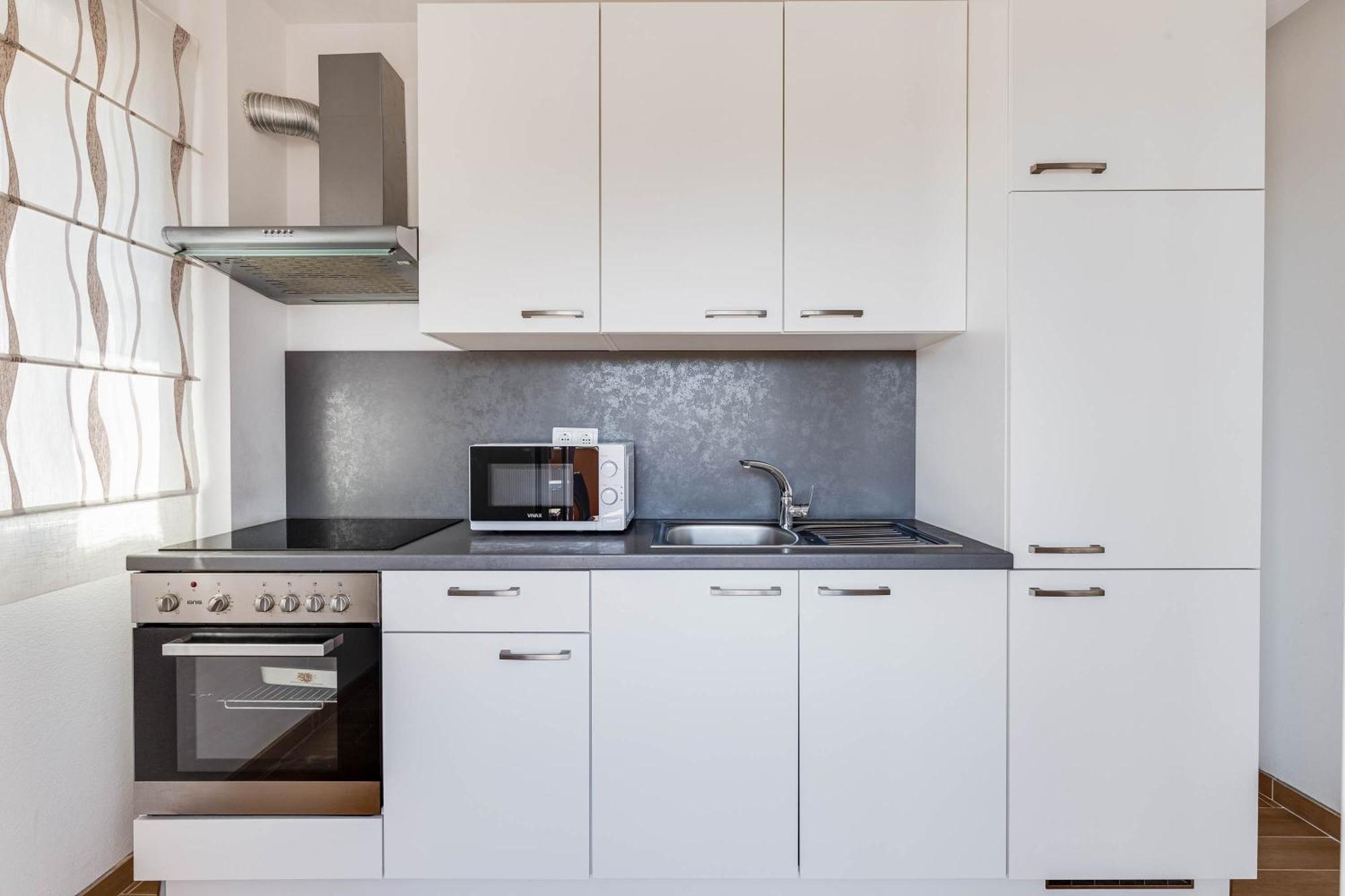 Apartmani Pocrnic Pakoštane エクステリア 写真